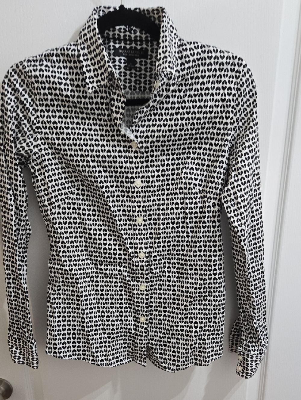 Womens Banana Republic 4  Non iron Button down Long-Sleeve Shirt